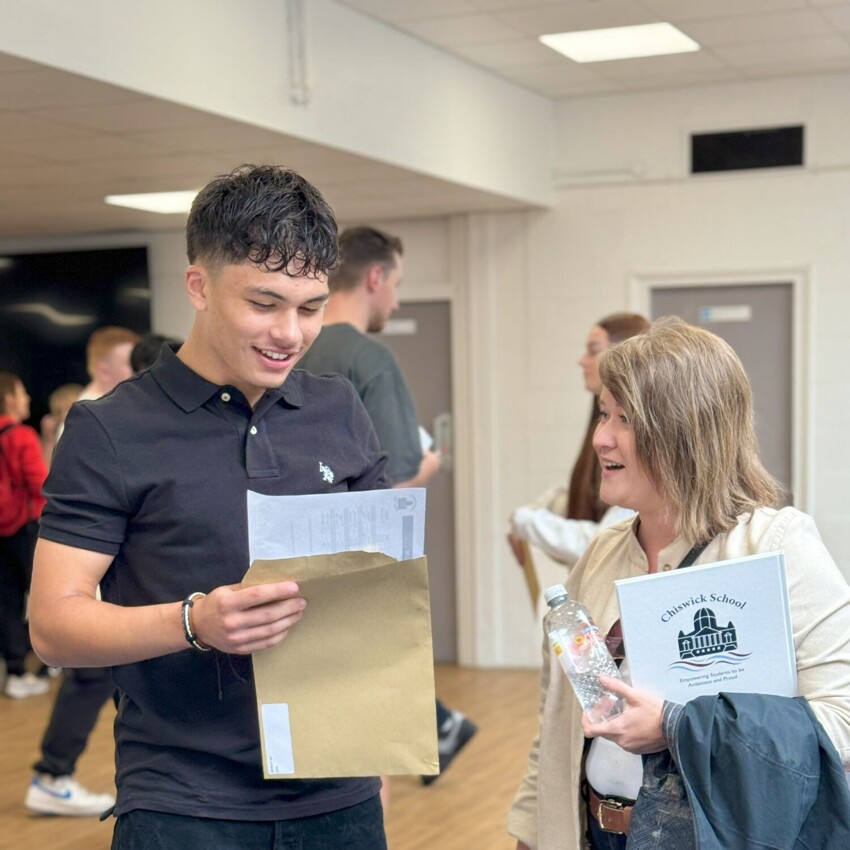 Chiswick School Celebrates Fantastic GCSE and Voca...