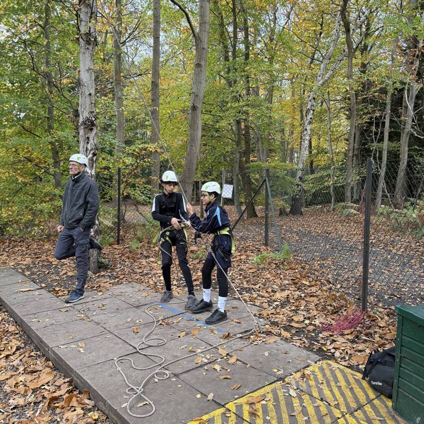 Year 8 & 9 Pupils Build Resilience on Outdoor Adve...